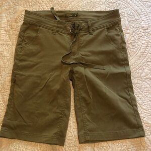 Prana Forest Green Buttoned Shorts